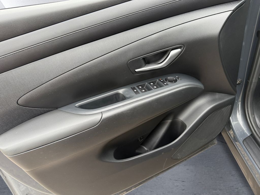 2025 Hyundai Tucson SEL Convenience photo 12