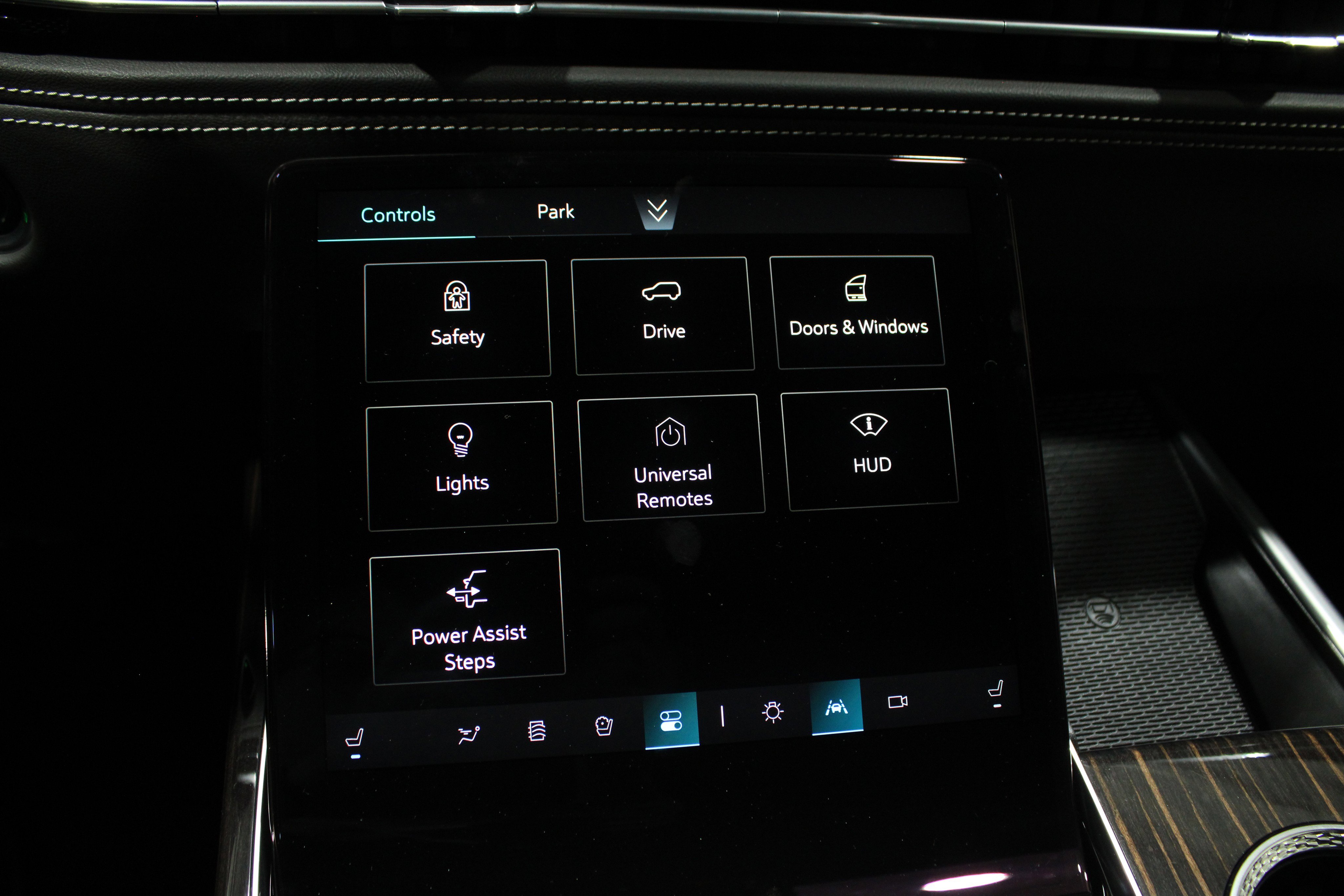 2025 Cadillac Escalade Premium Luxury photo 19