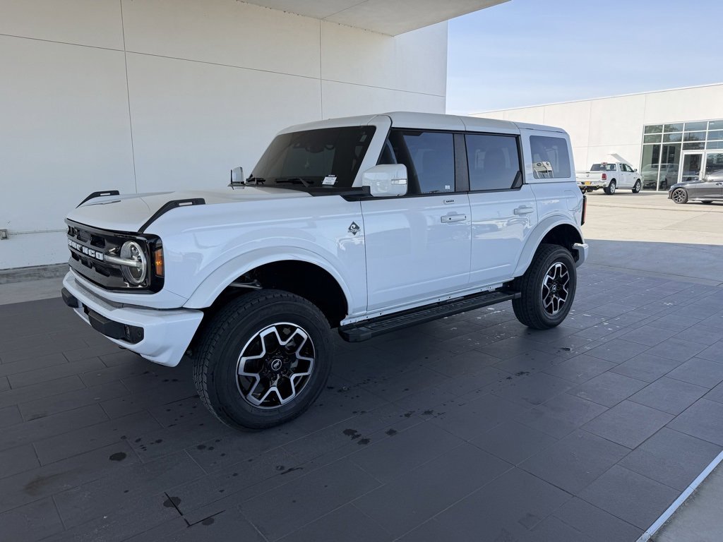 2023 Ford Bronco 4-Door Outer Banks's photo