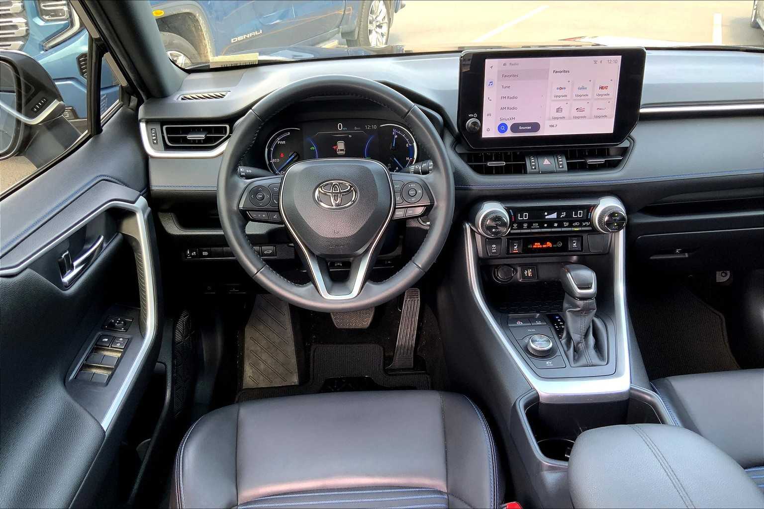 2023 Toyota RAV4 Hybrid XSE photo 4