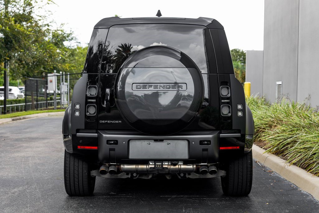2024 Land Rover Defender Carpathian Edition photo 4