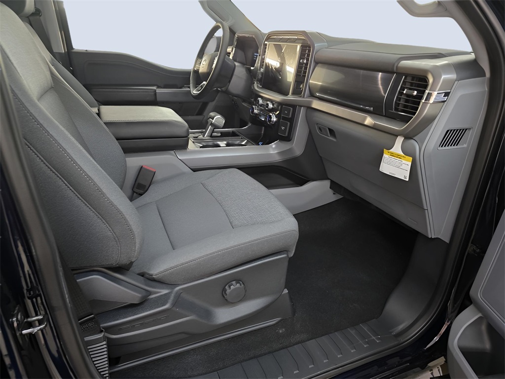 2024 Ford F-150 Lightning XLT photo 17