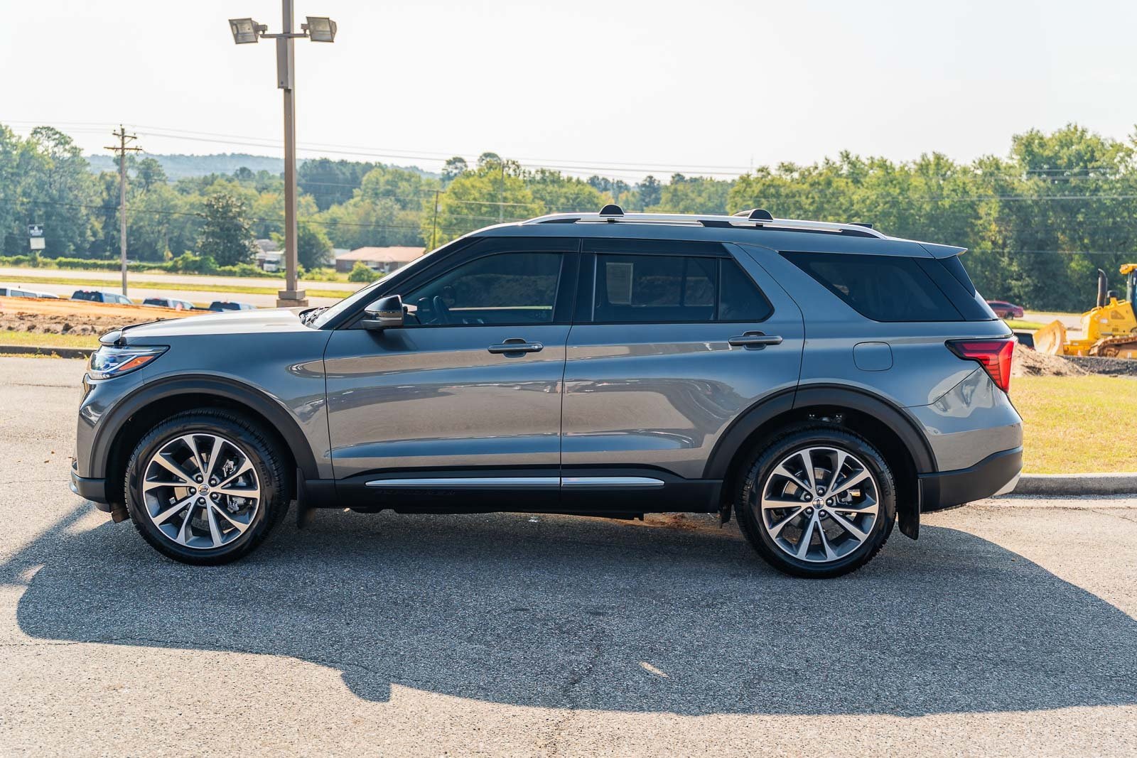 2025 Ford Explorer Platinum photo 2