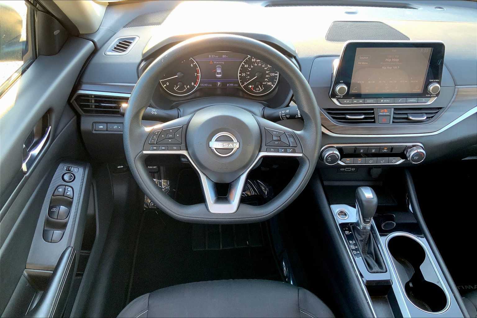 2024 Nissan Altima 2.5 SV photo 5