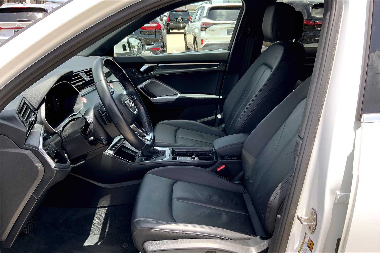 2023 Audi Q3 S line Premium photo 6