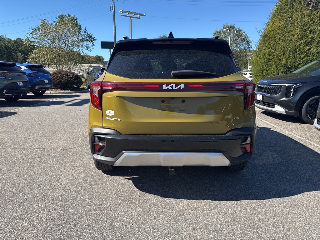 2024 Kia Seltos S photo 4