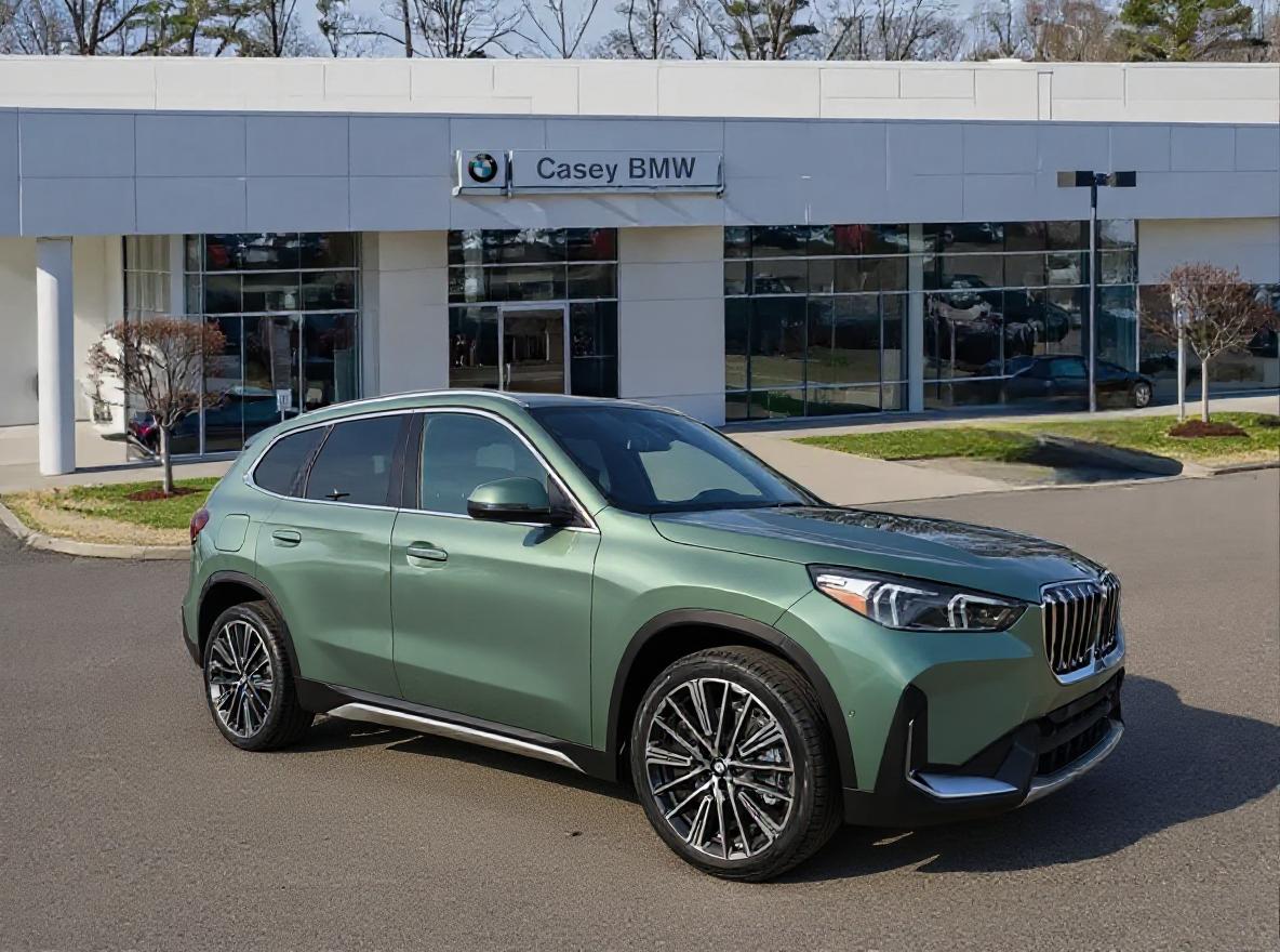 2026 BMW X1 28i's photo