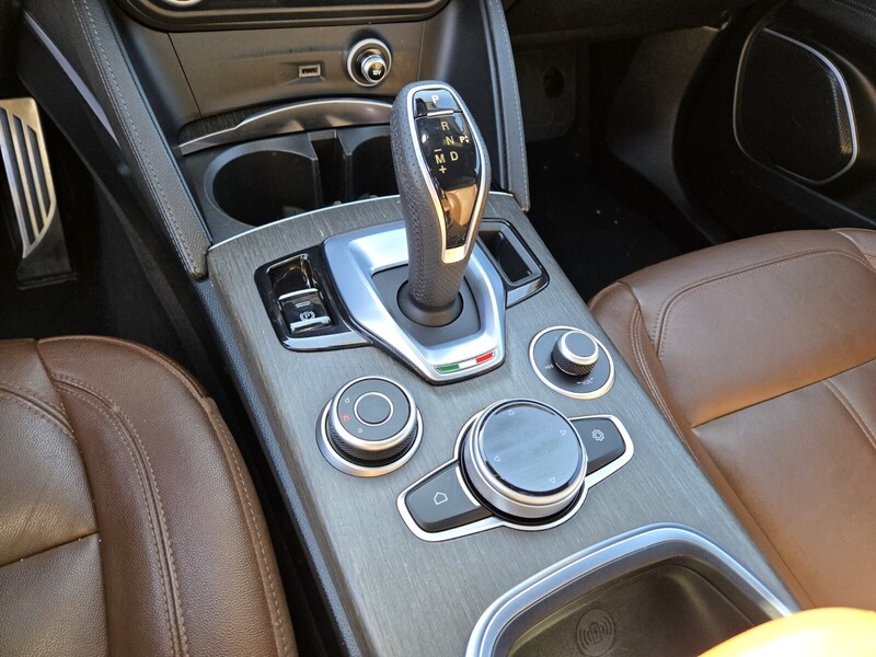 2022 Alfa Romeo Stelvio Ti photo 21