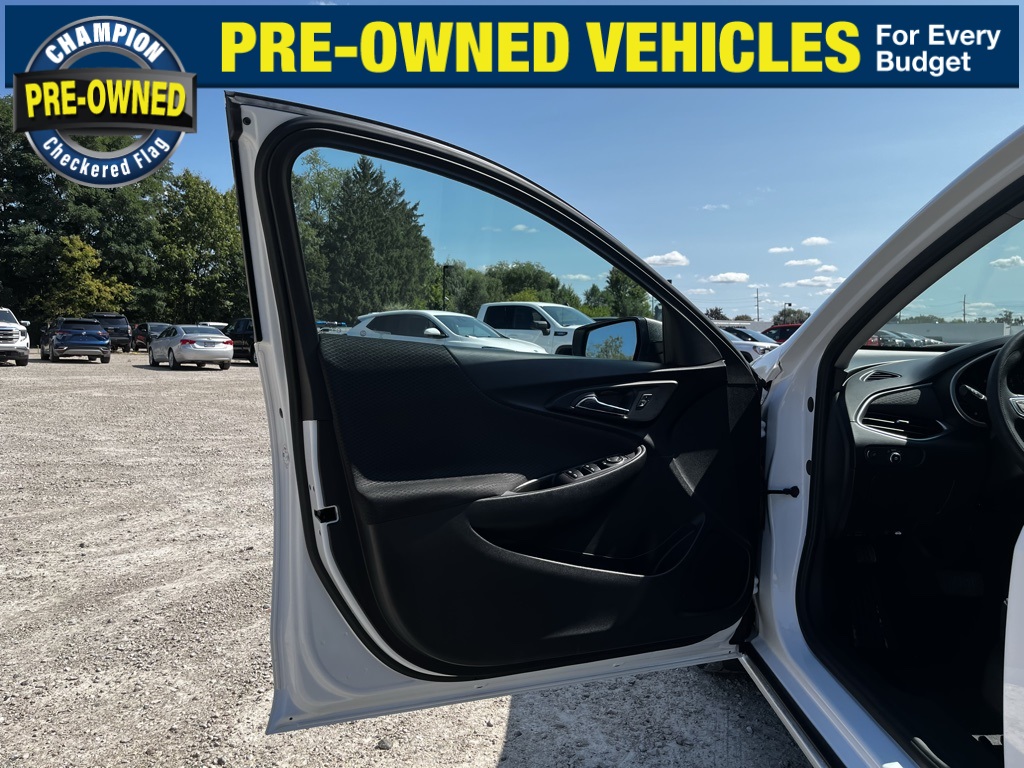 2021 Chevrolet Malibu LS photo 7