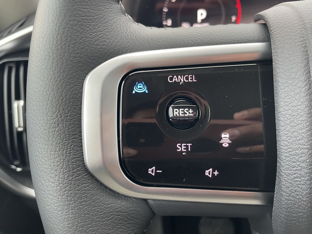 2025 Nissan Armada SV photo 9