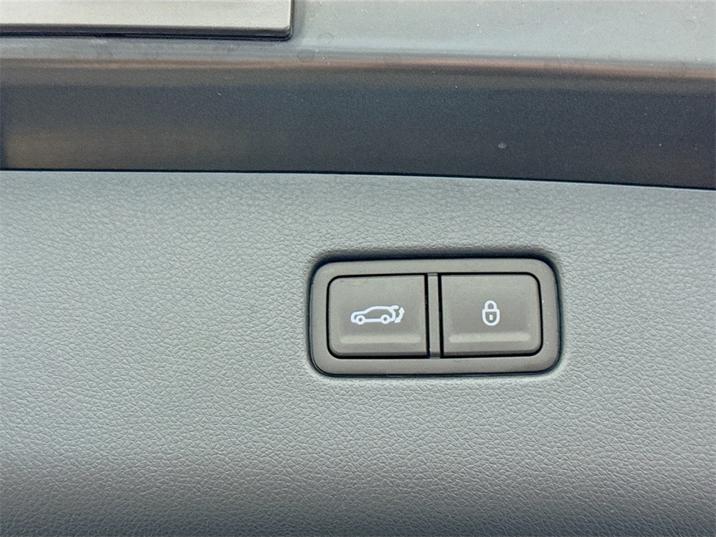 2024 Genesis Electrified GV70 Advanced photo 18