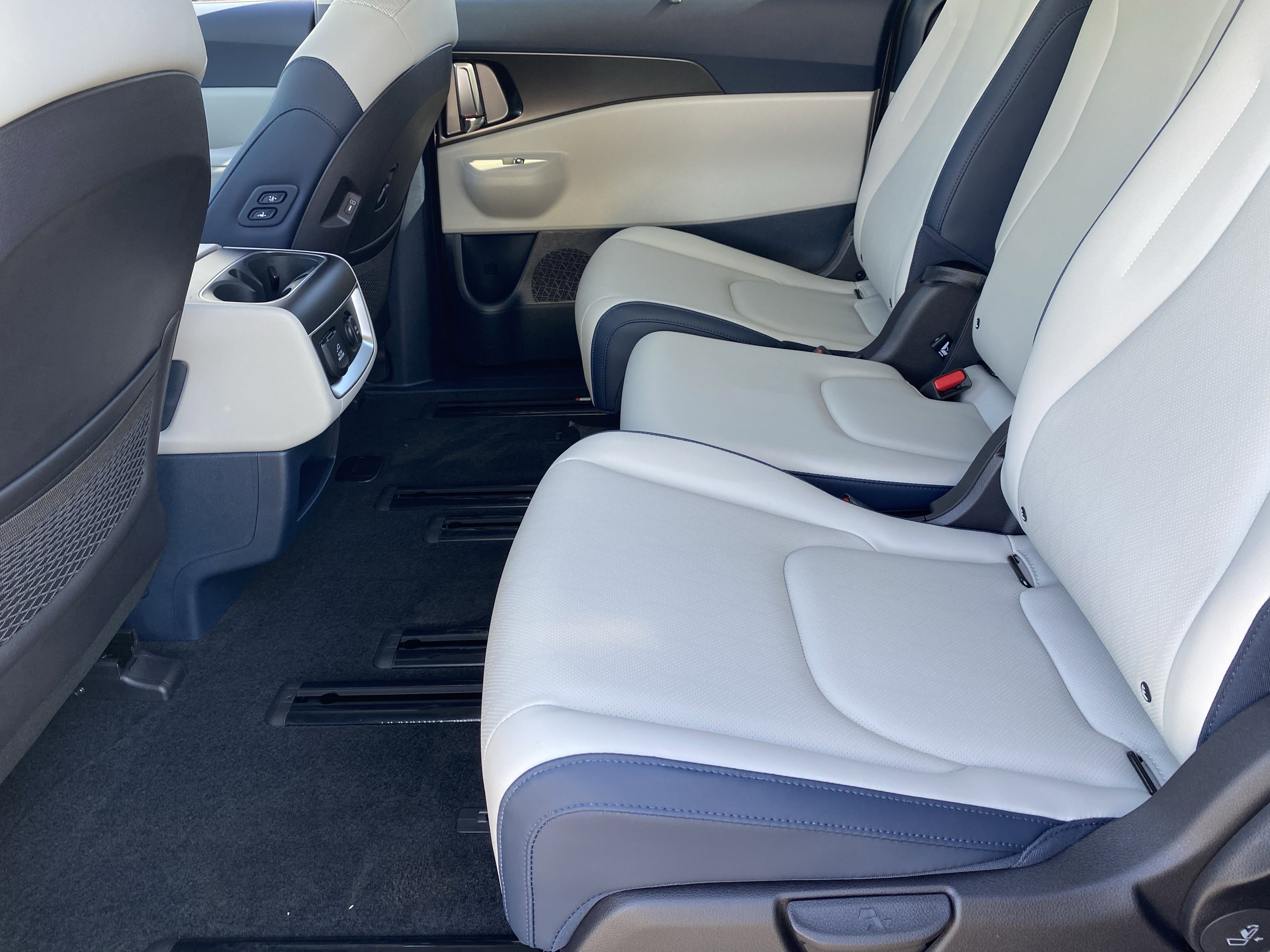 2026 Kia Carnival SX Prestige photo 10