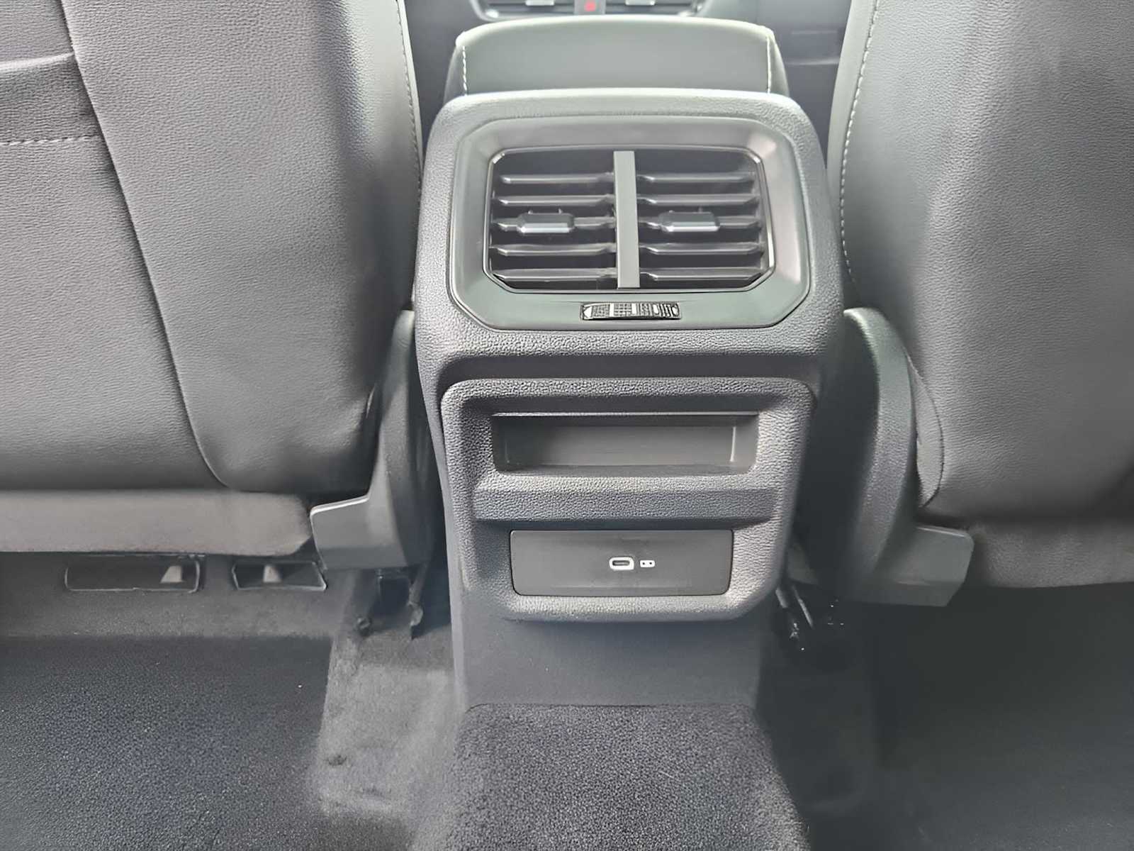2022 Volkswagen Taos SEL photo 30