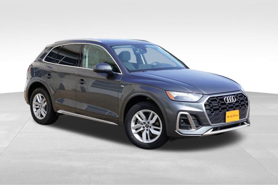 2022 Audi Q5 Premium's photo