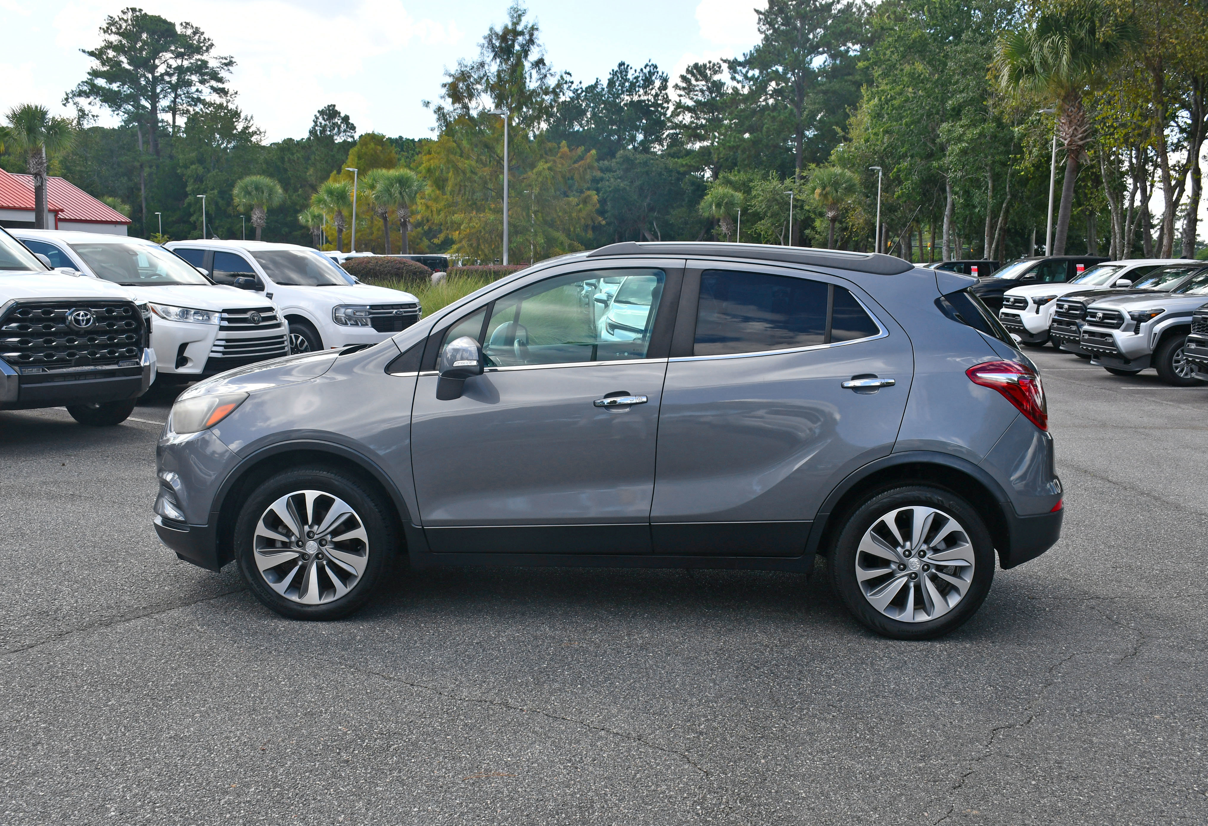 2019 Buick Encore Preferred's photo