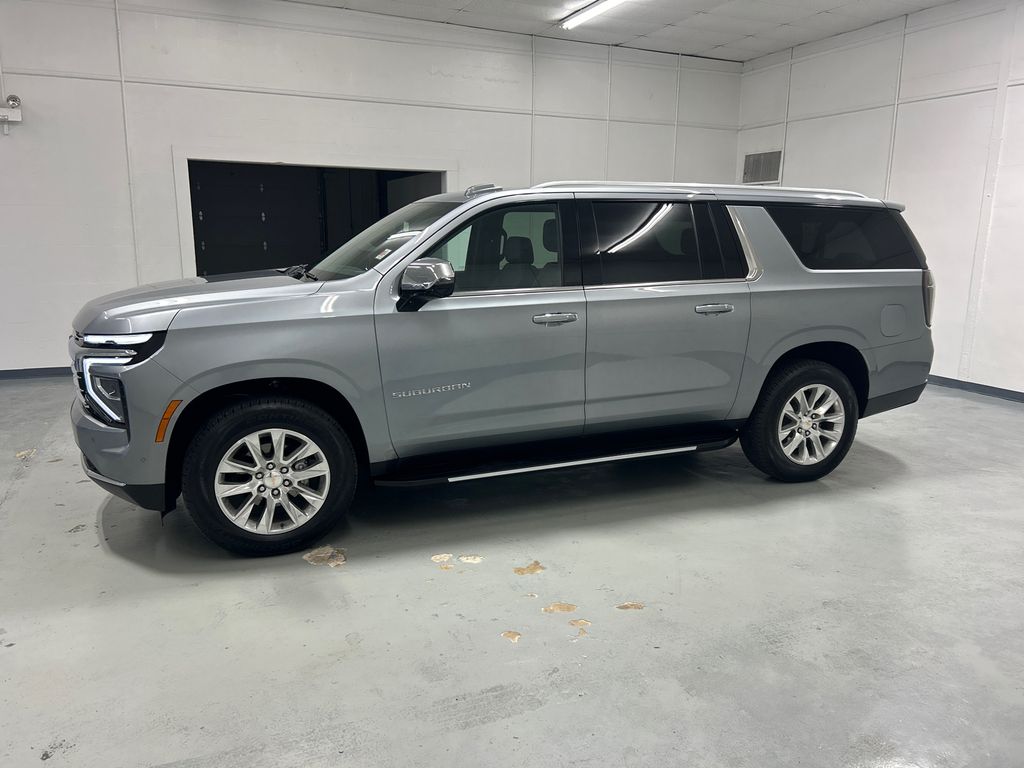 2025 Chevrolet Suburban Premier photo 2