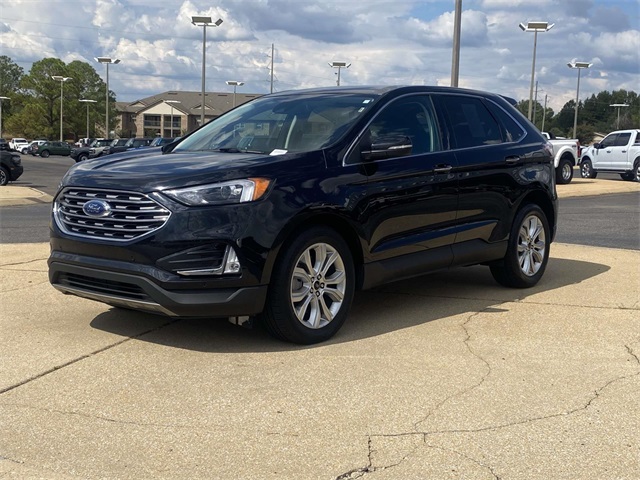 2024 Ford Edge Titanium photo 5