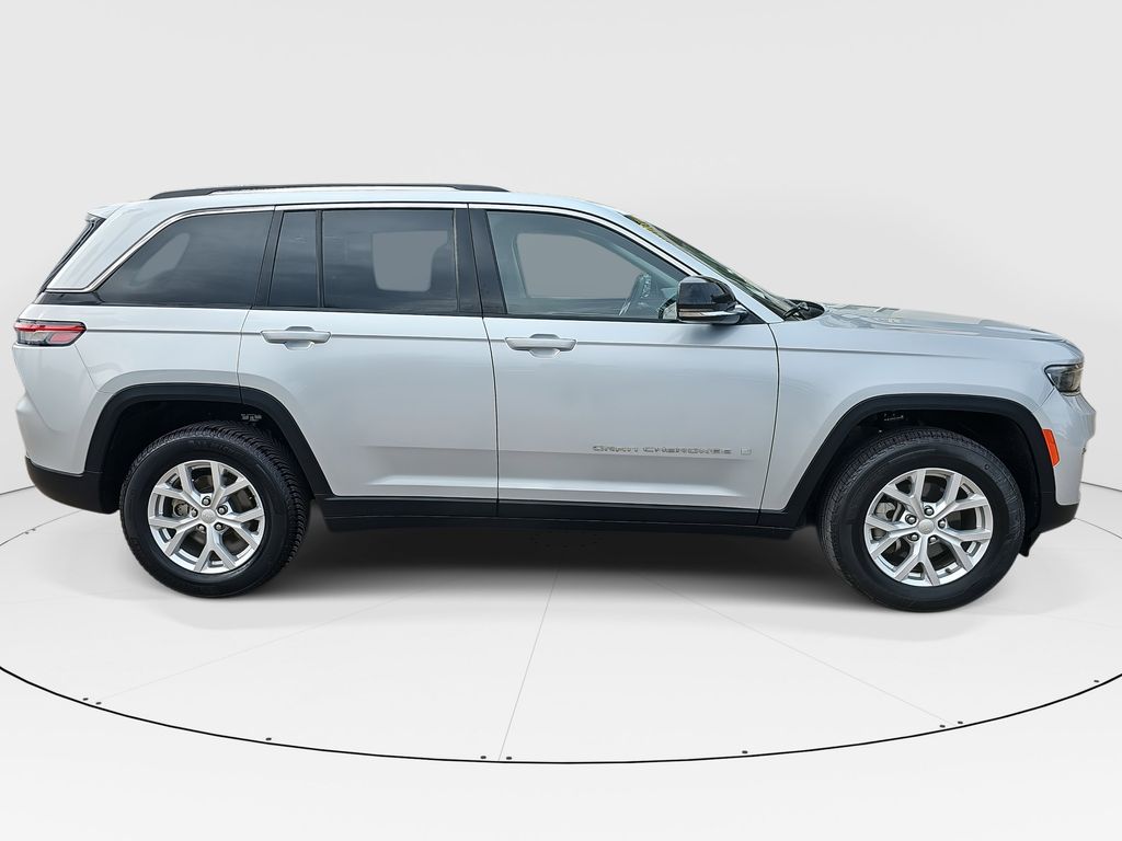 2023 Jeep Grand Cherokee Limited photo 2