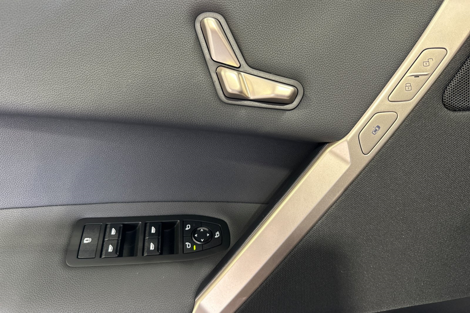 2026 Bmw iX iX xDrive45 photo 7