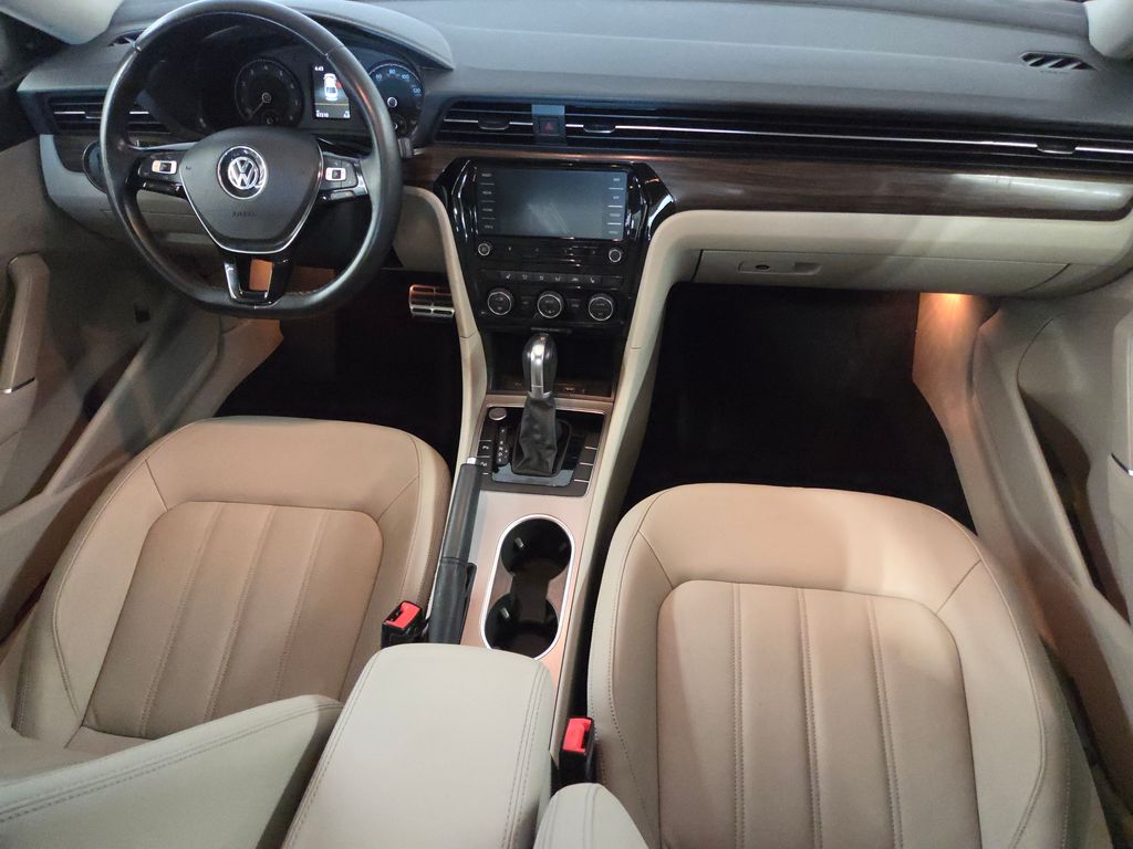 2020 Volkswagen Passat 2.0T SEL photo 22