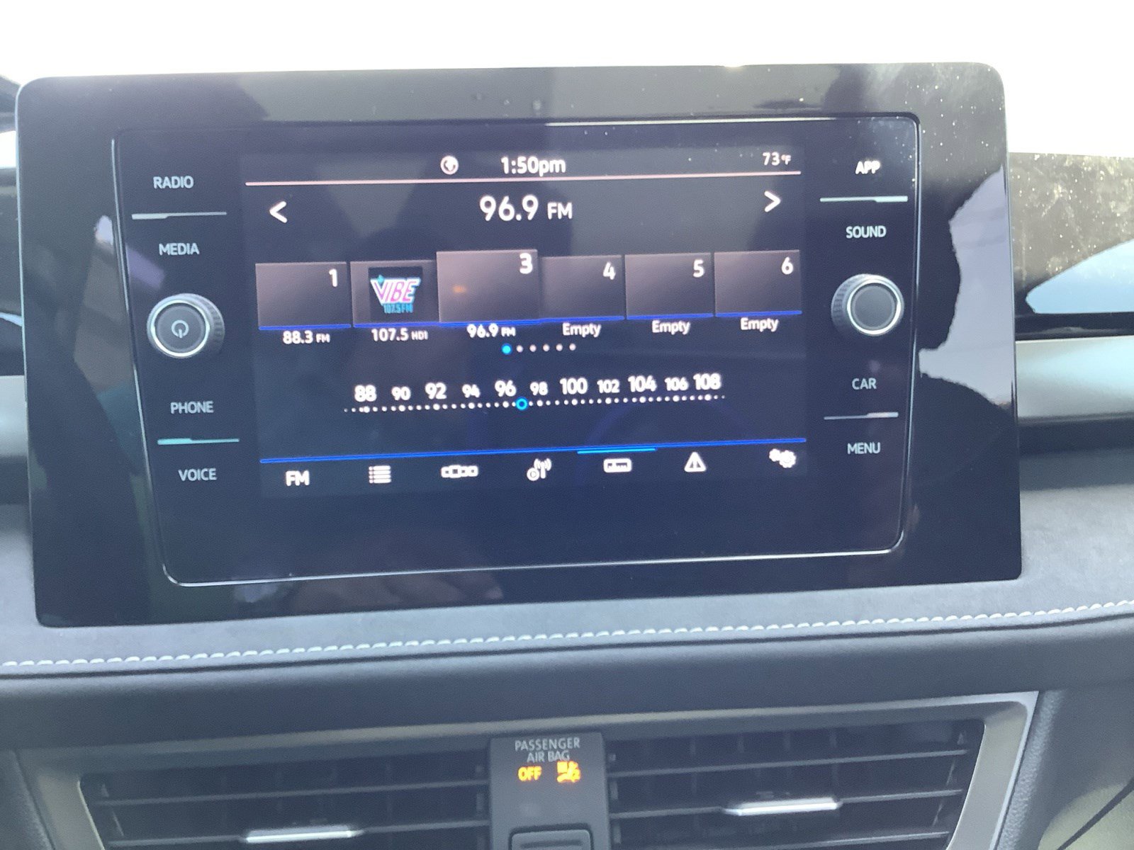 2025 Volkswagen Taos SE photo 14