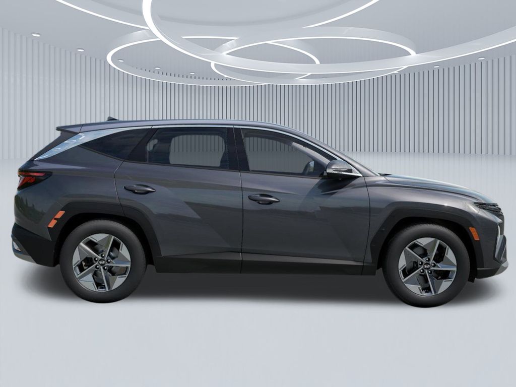 2026 Hyundai Tucson Hybrid SEL photo 4