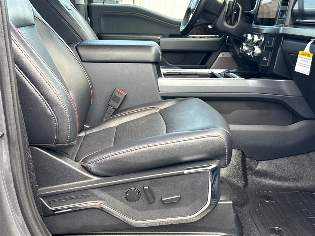 2024 Ford F-250 Lariat photo 13