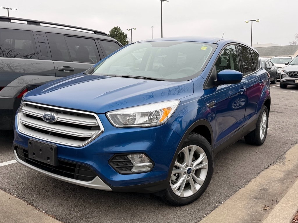 2019 Ford Escape SE's photo