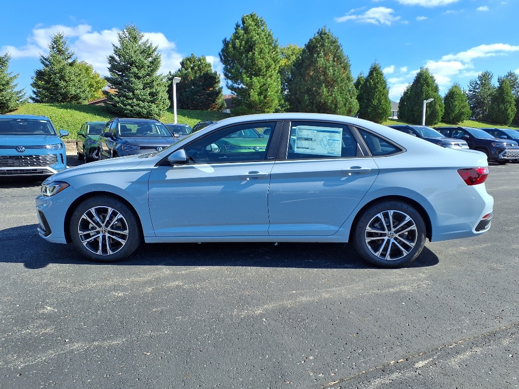 2026 Volkswagen Jetta Sport photo 2