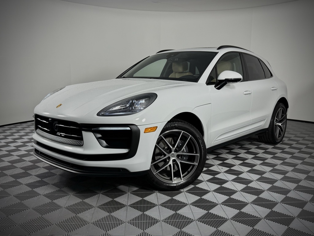 2024 Porsche Macan Base's photo