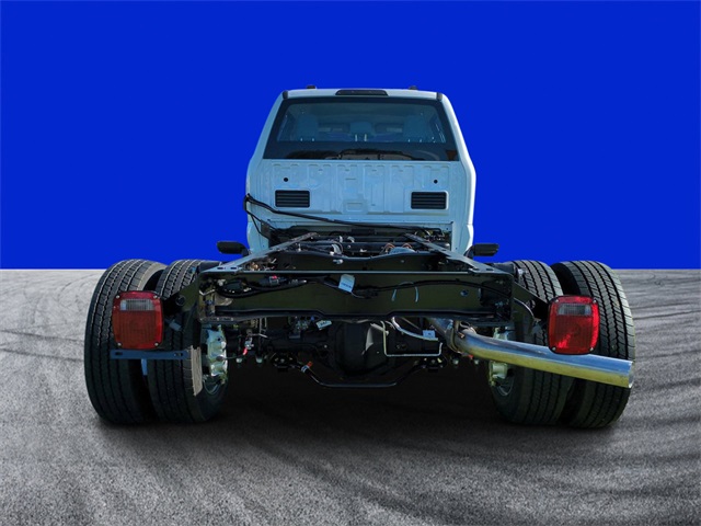 2026 Ford F-450 photo 3