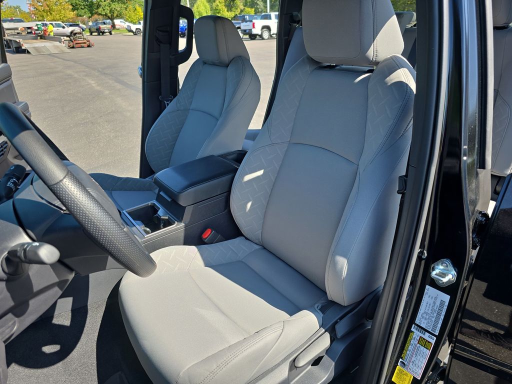 2025 Toyota Tacoma SR5 photo 14