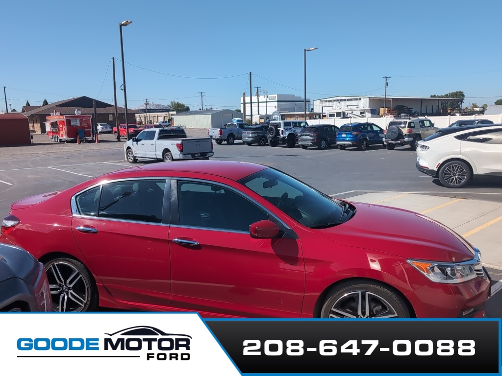 2017 Honda Accord Sport photo 2