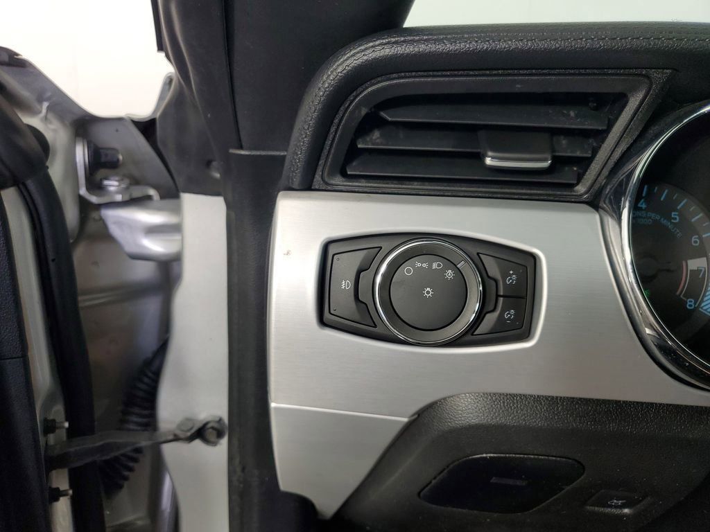 2017 Ford Mustang EcoBoost Premium photo 24