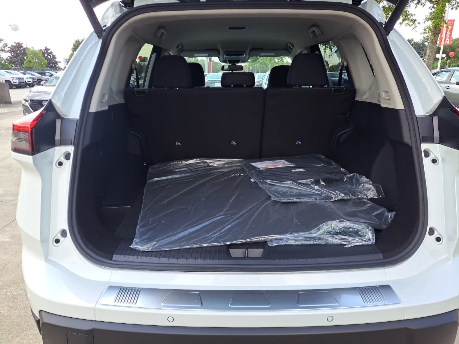 2026 Nissan Rogue SV photo 22