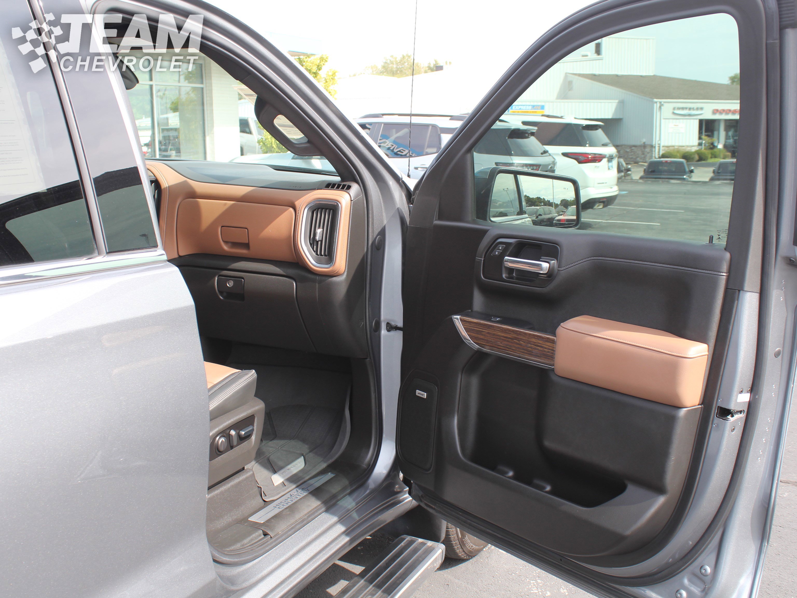 2022 Chevrolet Silverado 1500 High Country photo 28