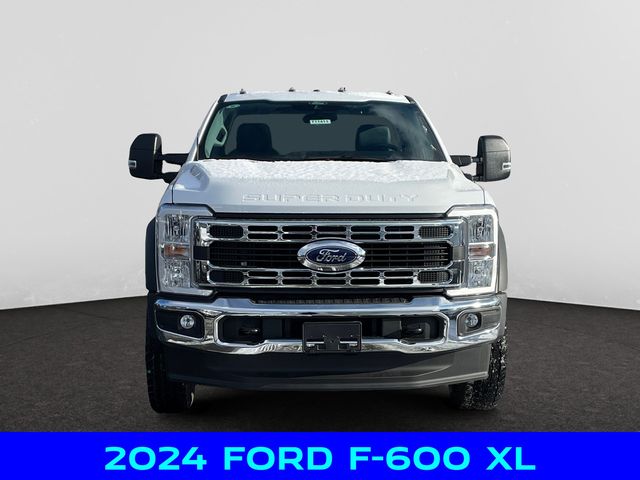 2024 Ford F-600 photo 8