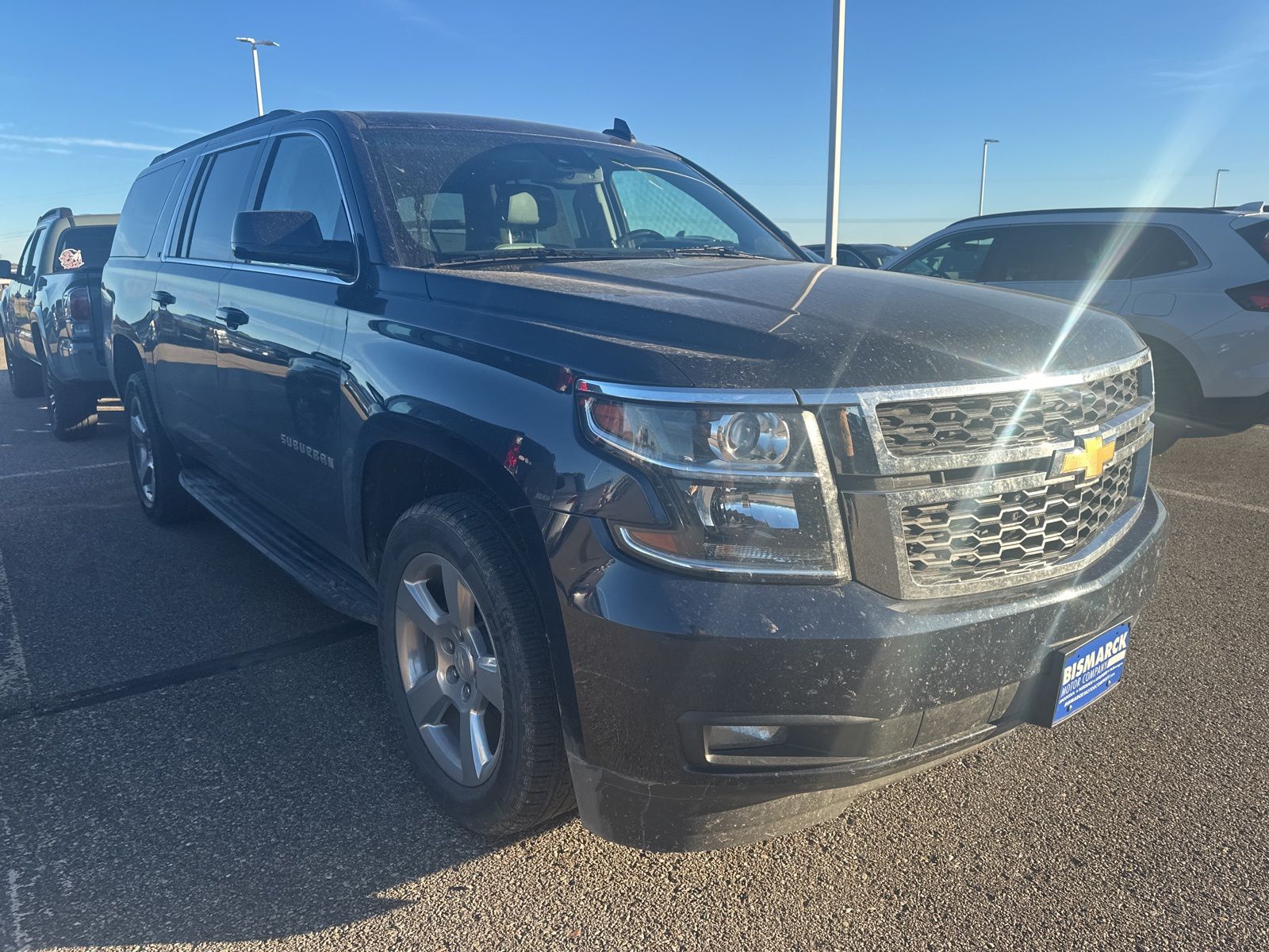2020 Chevrolet Suburban LT photo 3