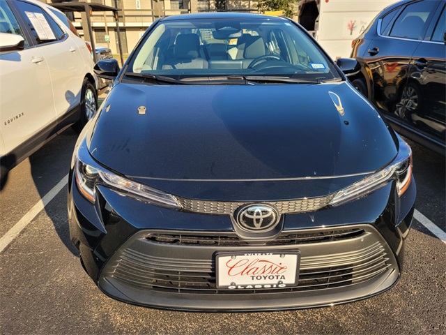 2025 Toyota Corolla LE photo 2