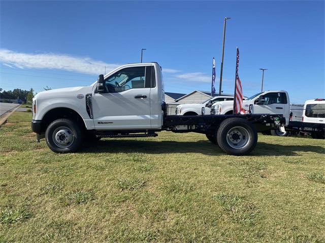 2026 Ford F-350 photo 4