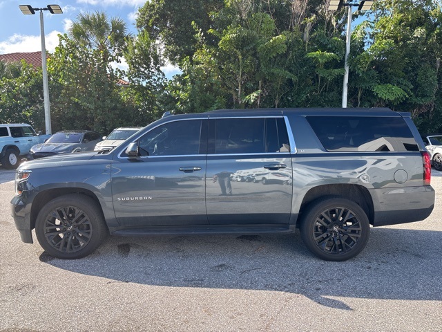 2020 Chevrolet Suburban LT photo 4