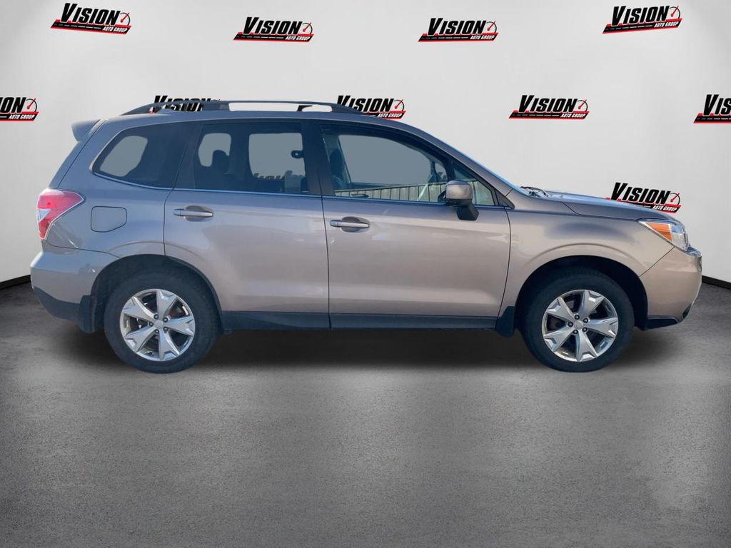 2016 Subaru Forester 2.5i Limited photo 4