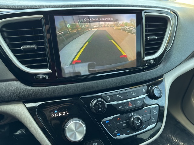 2022 Chrysler Pacifica Touring L photo 20