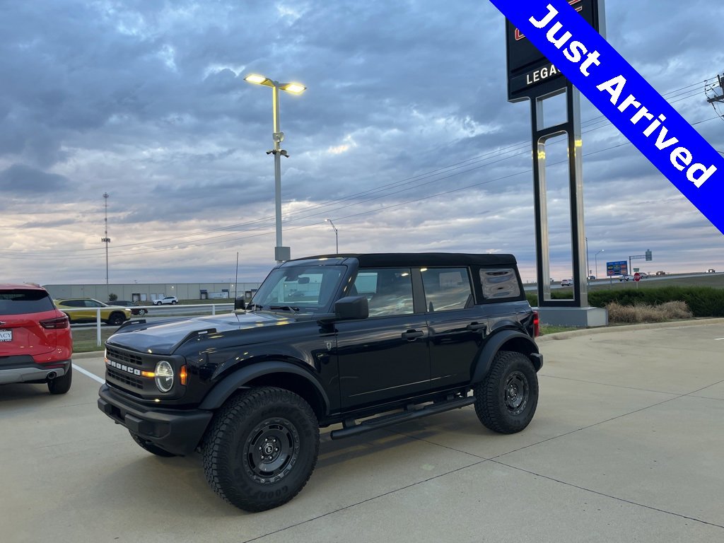 2025 Ford Bronco 4-Door Base's photo