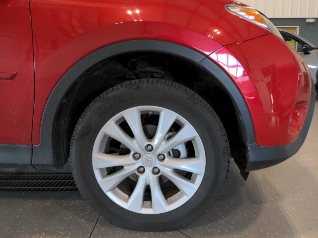 2015 Toyota RAV4 Limited photo 9