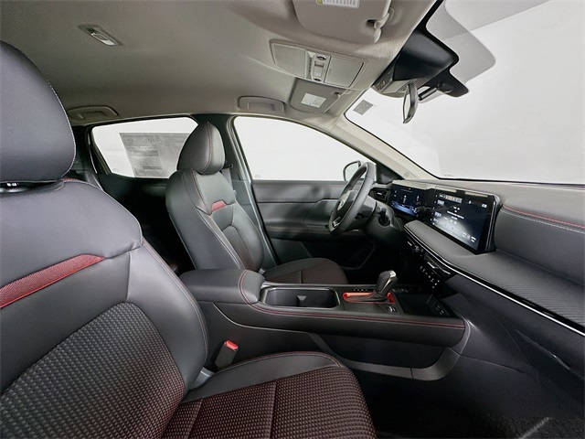 2025 Nissan Kicks SR photo 26