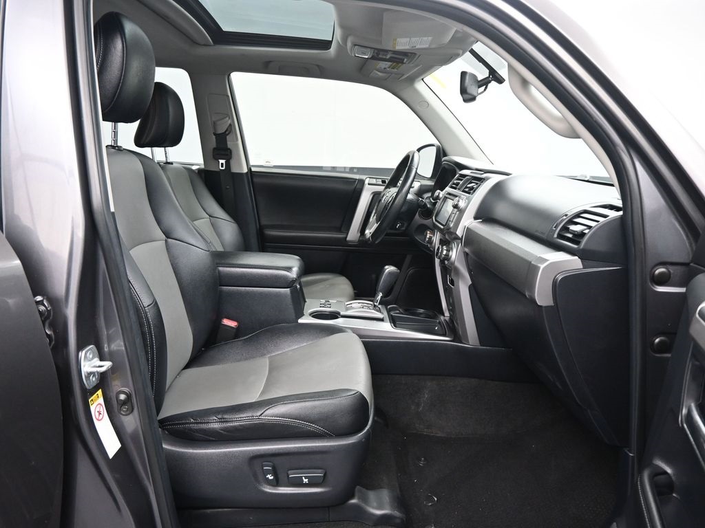 2014 Toyota 4Runner SR5 photo 10