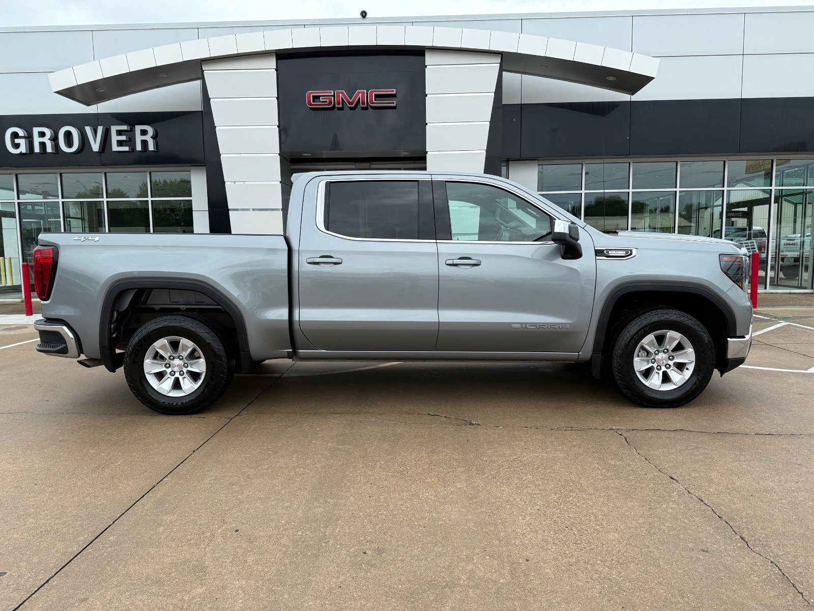 2024 Gmc Sierra 1500 SLE photo 3