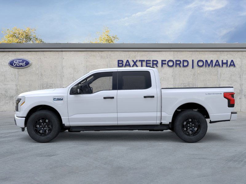 2025 Ford F-150 Lightning XLT photo 17