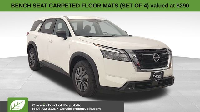2024 Nissan Pathfinder S's photo